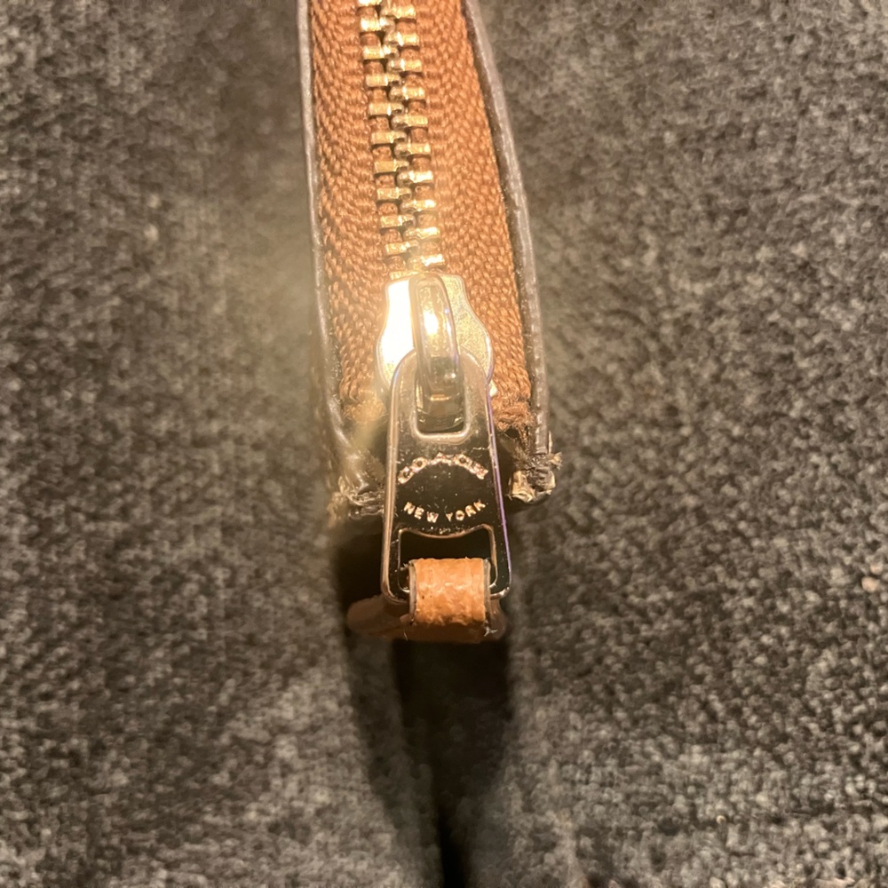 Coach Card/Coin Wallet - Picture 2 of 5